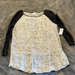 NWT Women’s Gap size small three quarter sleeve tee.